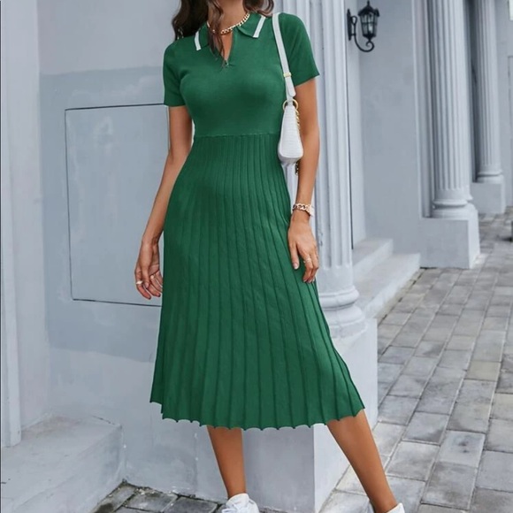 Color block collar pleated sweater dress burgundy - Picture 12 of 15